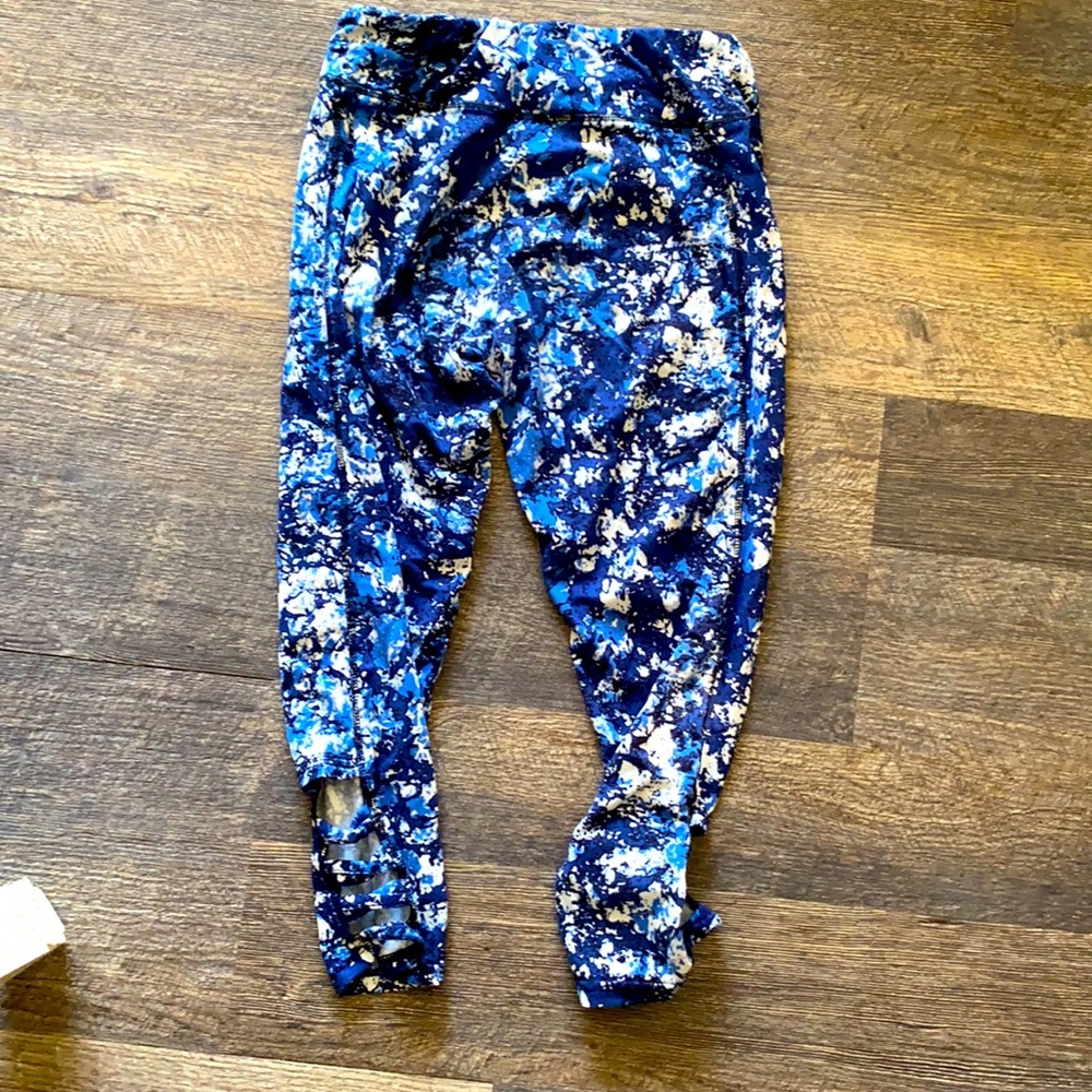 Blue/Black/White super soft leggings. No brand.